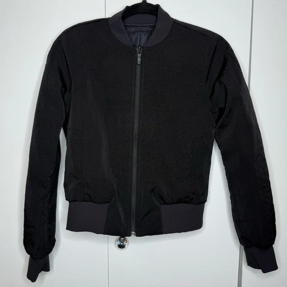 Lululemon Women's Non Stop Reversible Black Bomber Jacket Size 4 - Picture 2 of 12